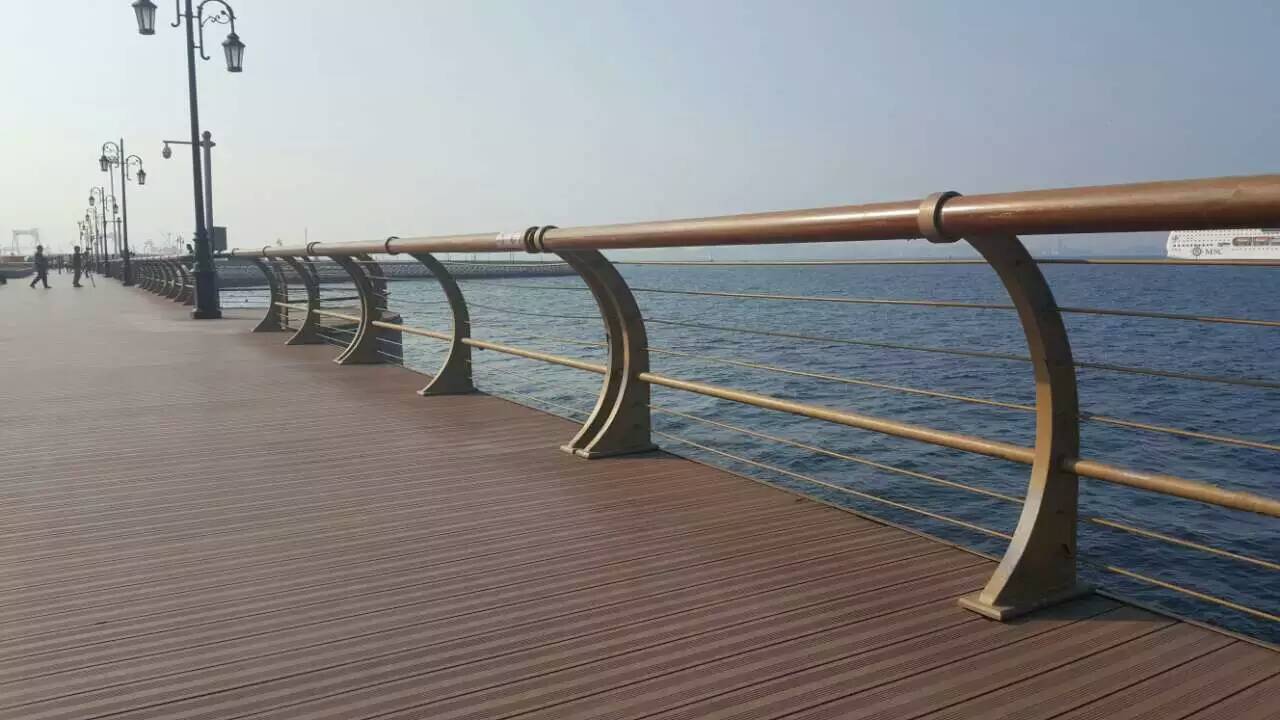 陜西河道景觀護欄設計安裝、西安河道發(fā)光欄桿定制